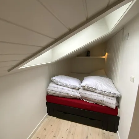 Ejby Adal Kirke-Hyllinge