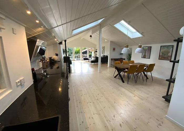 Ejby Adal Kirke-Hyllinge