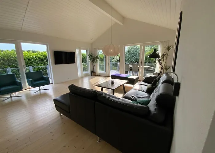 Ejby Adal Nyaraló *